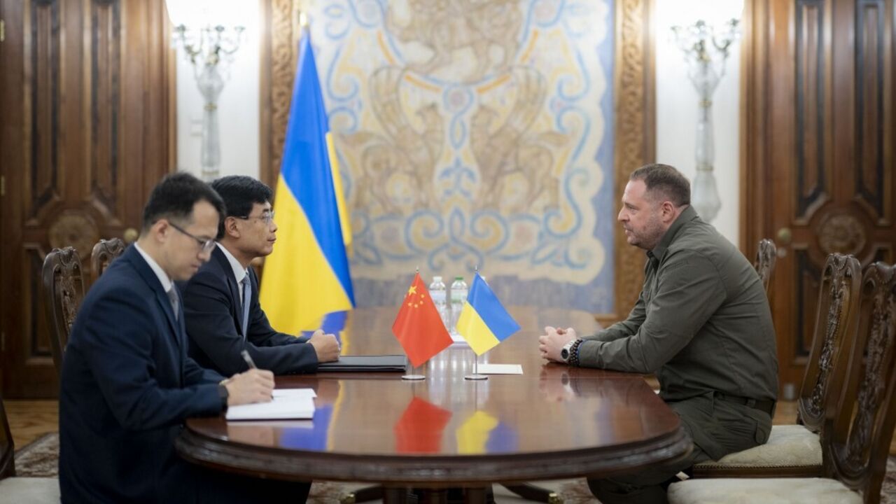 "Dialog na najwyższym szczeblu jest możliwy": Administracja prezydencka spotyka się z nowo mianowanym ambasadorem Chin na Ukrainie