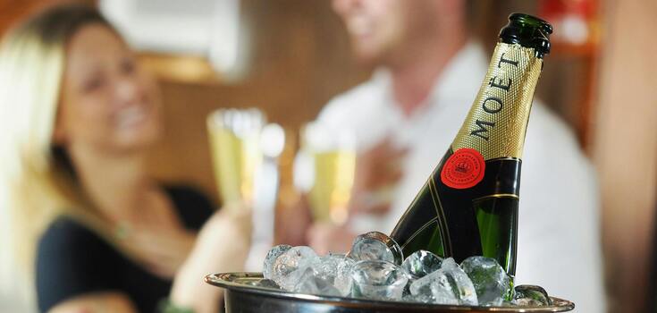 How to store champagne