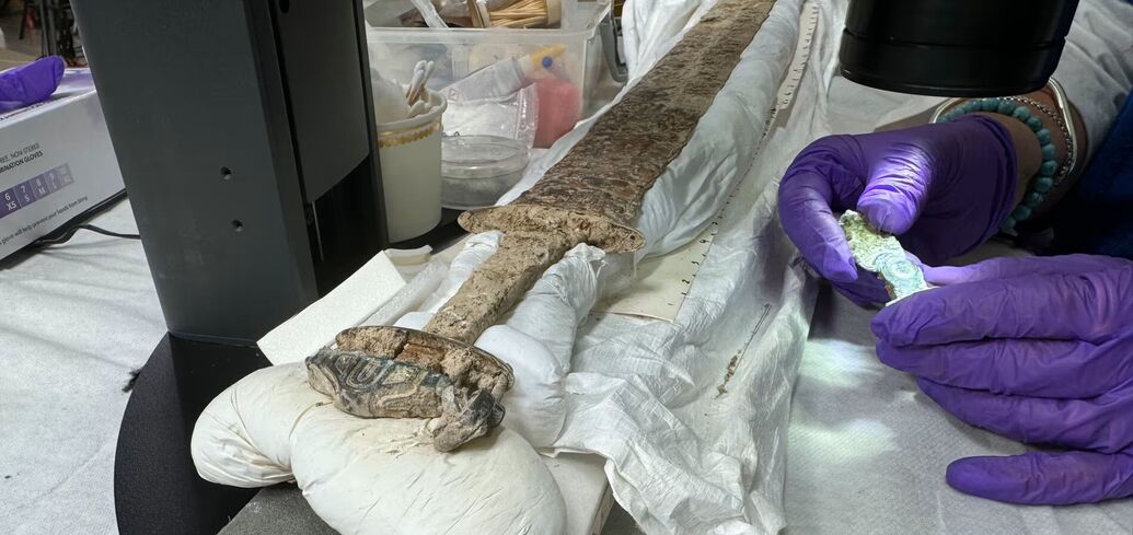 An elite sixth-century sword discovered at UK cemetary in perfect condition