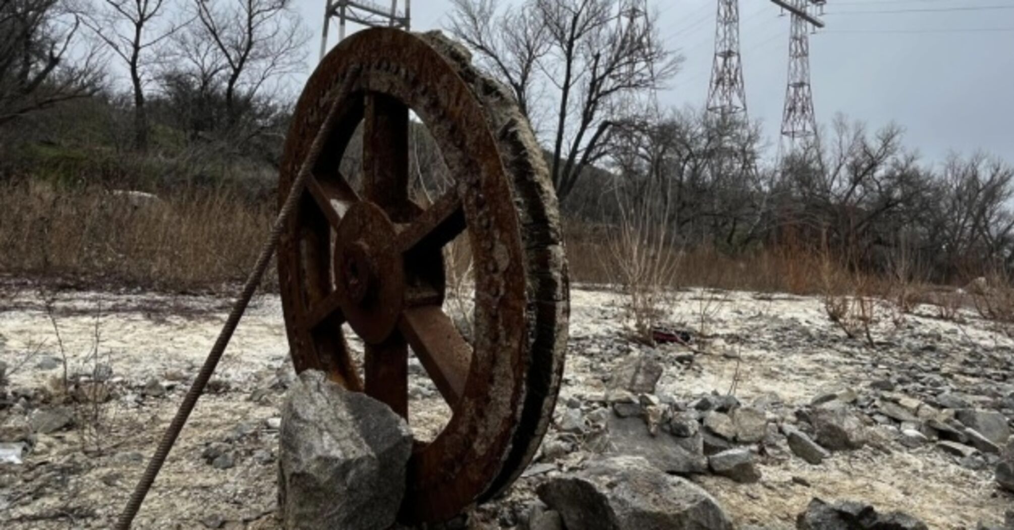 A wheel was found on Khortytsia that was used during the construction of the Dnipro Hydroelectric Power Station almost 100 years ago. Photo