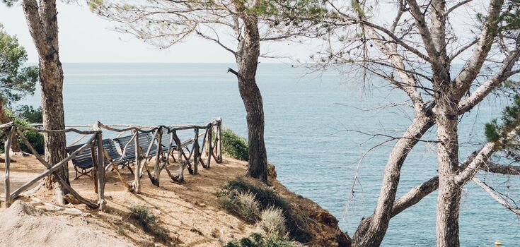 Fascinating nature: a Greek village will be ideal for a quiet vacation