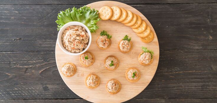 Delicious appetizer for the New Year's table in 5 minutes: an interesting idea and beautiful presentation