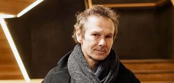 Sviatoslav Vakarchuk showed a rare photo with his mother and declassified his father's will before his death