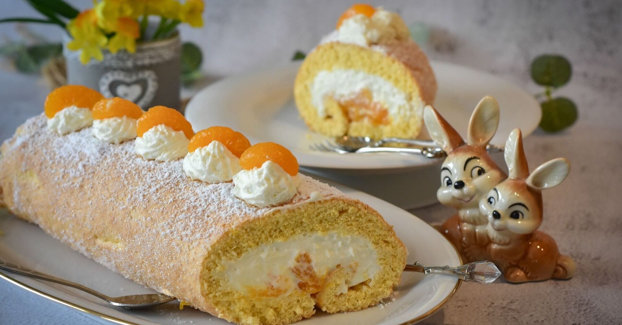 Меренговый рулет с мандаринами: новогодний рецепт от Ярославского