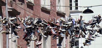 Konsekwencje nadmiernej turystyki w krajach na całym świecie