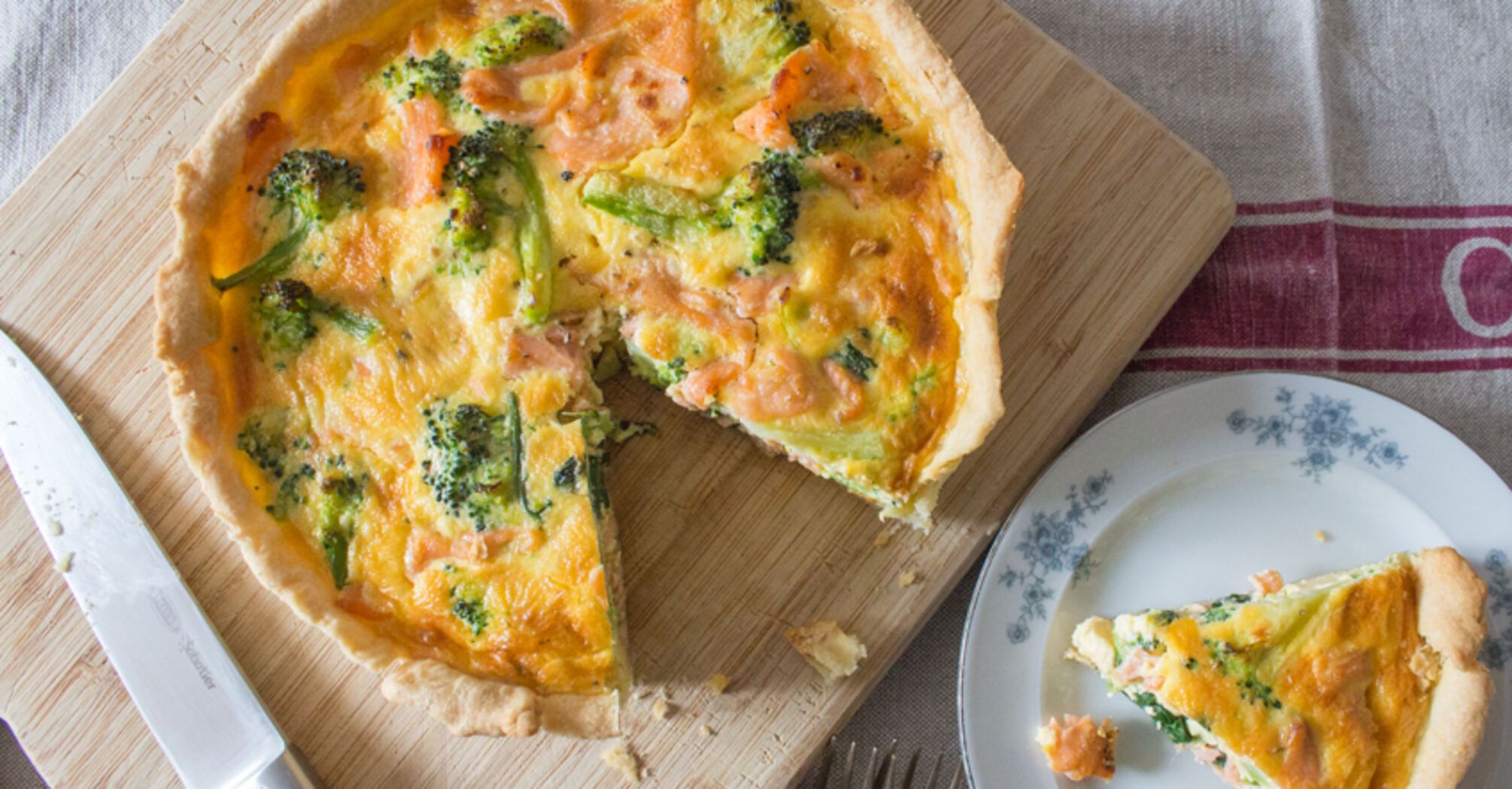 Crispy quiche with red fish for lunch: how to prepare a delicious dish