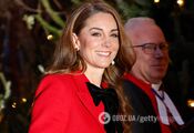 Kate Middleton attended a concert of Christmas carols and delighted her subjects with a bright image. Photo