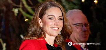 Kate Middleton wzięła udział w koncercie kolęd i zachwyciła swoich poddanych jasnym wizerunkiem. Zdjęcie