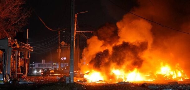Russia targets Zaporizhzhia with guided bombs: a service station completely destroyed, ten dead, three children among the 26 wounded. Photo and video