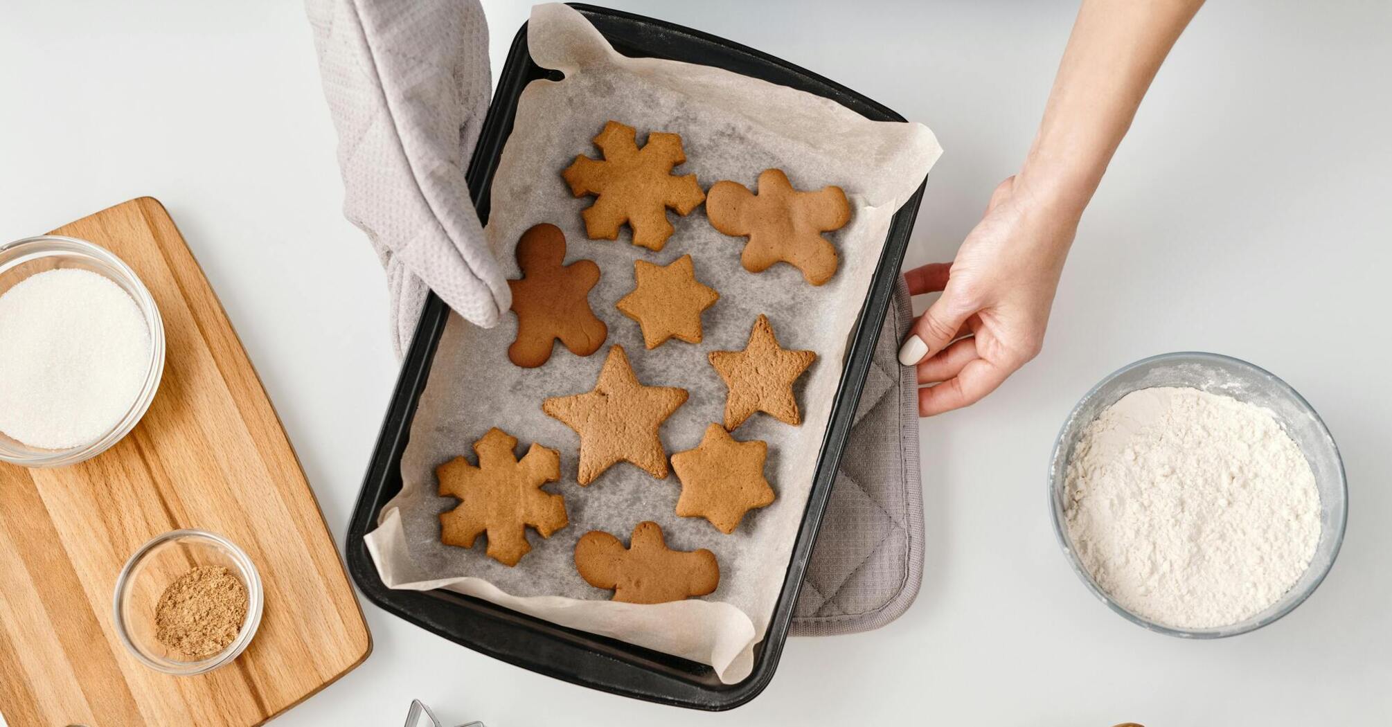 Delicious and puffy gingerbread cookies for Christmas: the simplest recipe