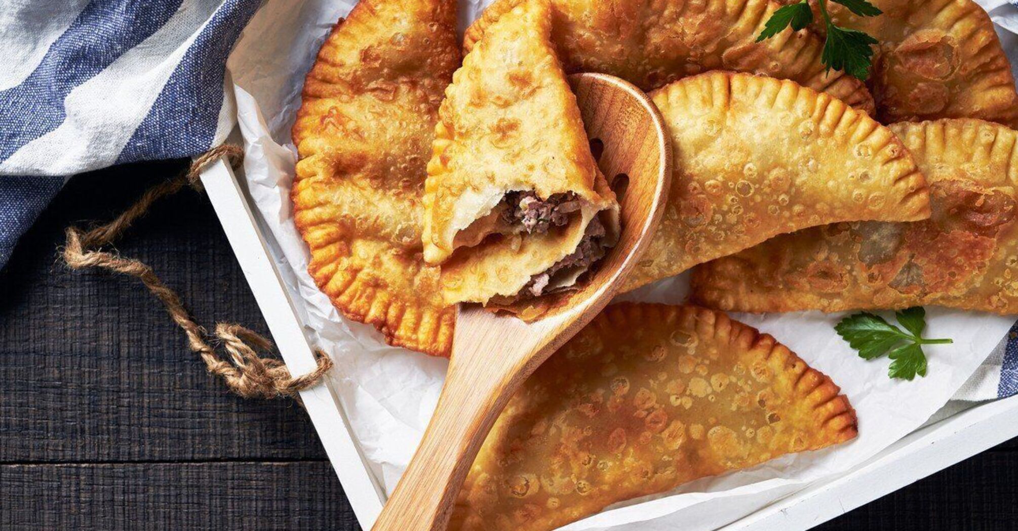 Crispy homemade chebureks with juicy filling: how to make the perfect dough