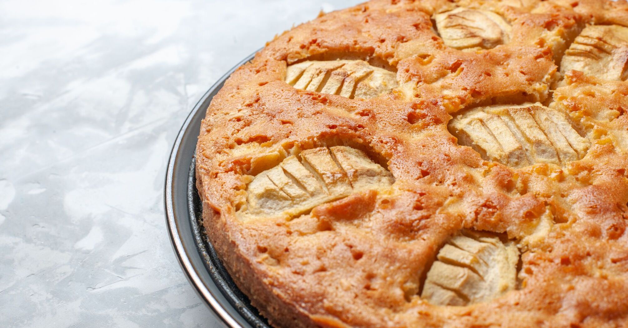 Banana and caramel pie: how to impress your family with the incredible taste