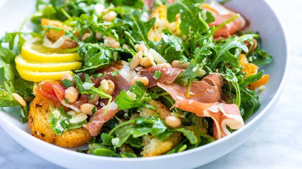 This fruit is perfect for a delicious salad: the best combination