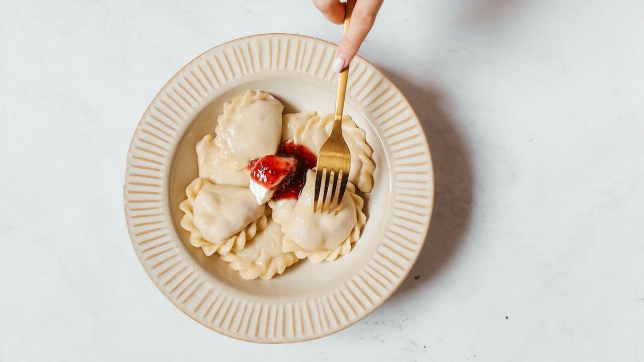 Fluffy grandma's steamed dumplings: any filling will do