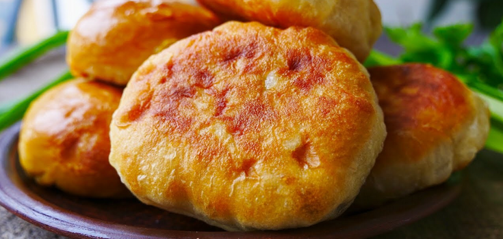 Fried pies "Minute" in 15 minutes: a recipe for the simplest dough without yeast