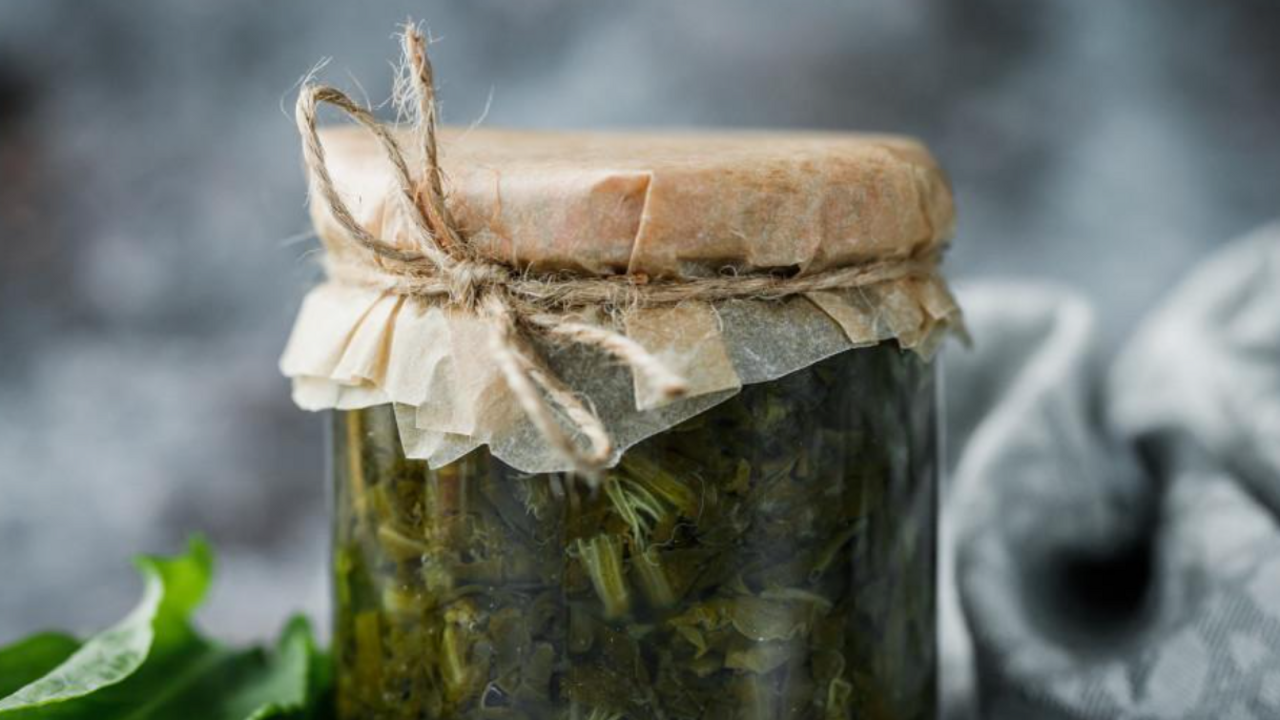 How to properly preserve sorrel: the easiest way