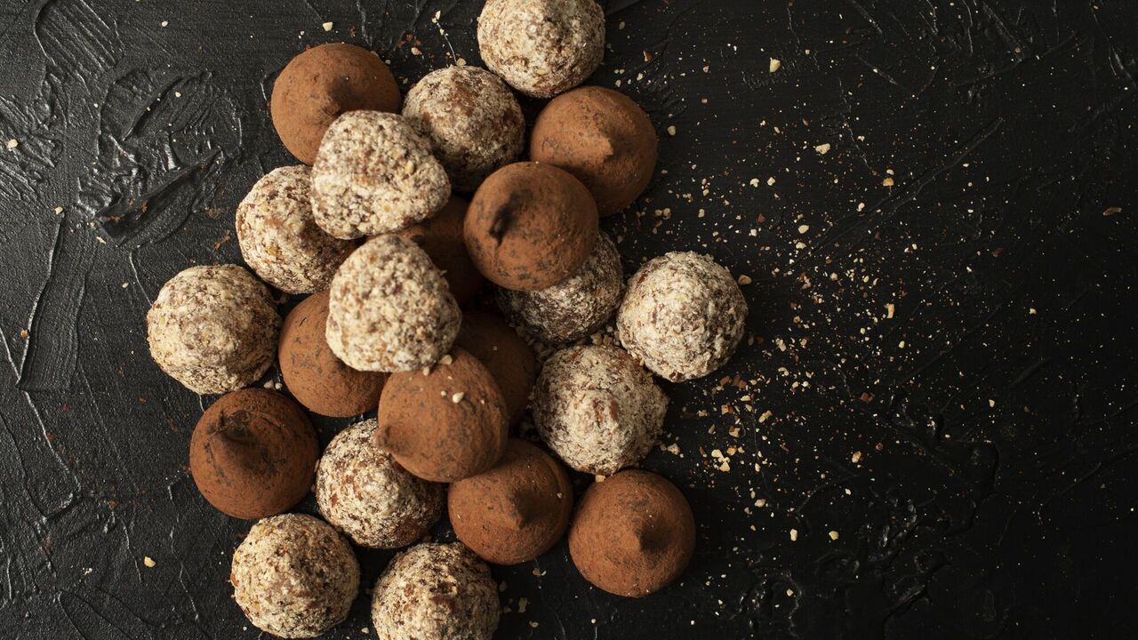 Tiramisu and truffle flavored candies: how to make at home