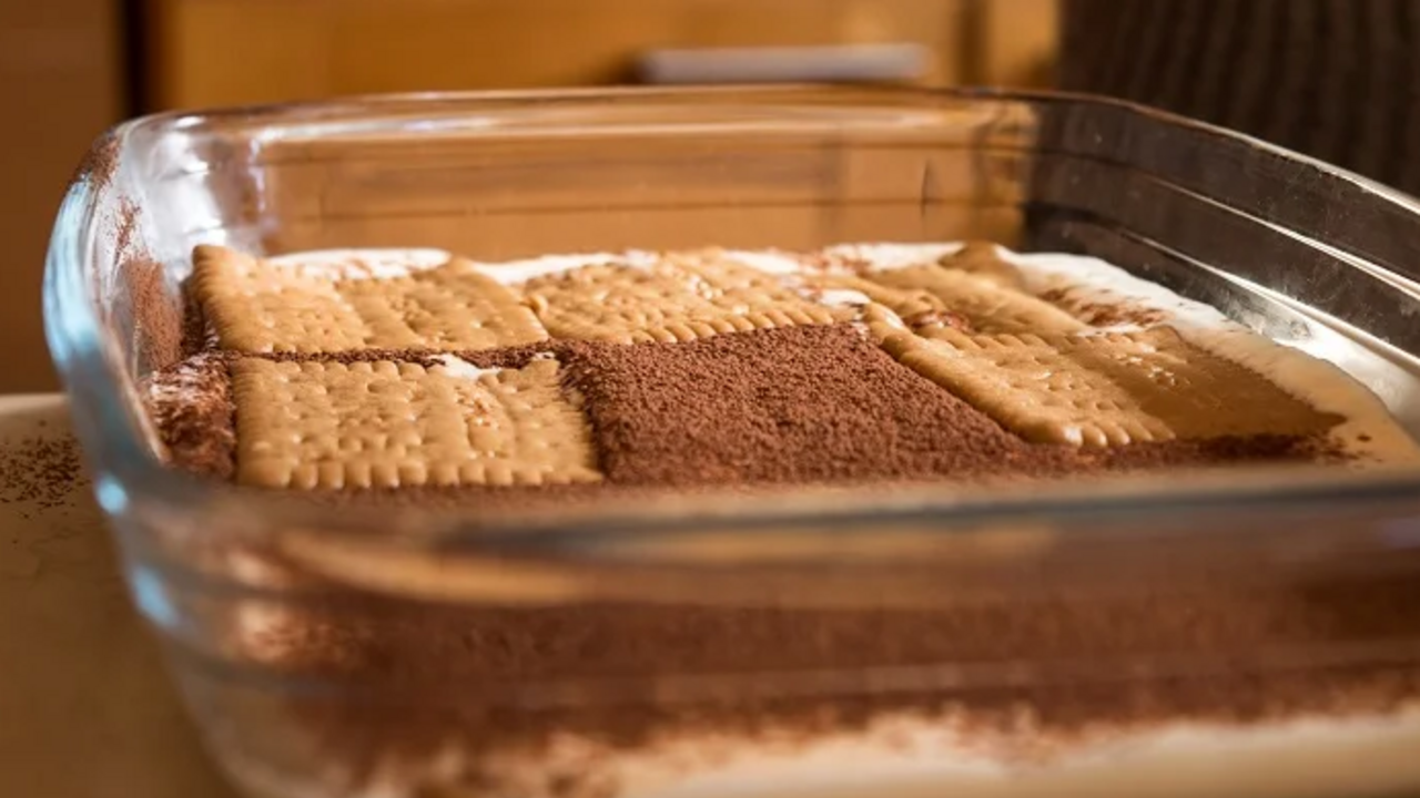 Cookies and custard dessert: for those who don't like to spend a lot of time in the kitchen