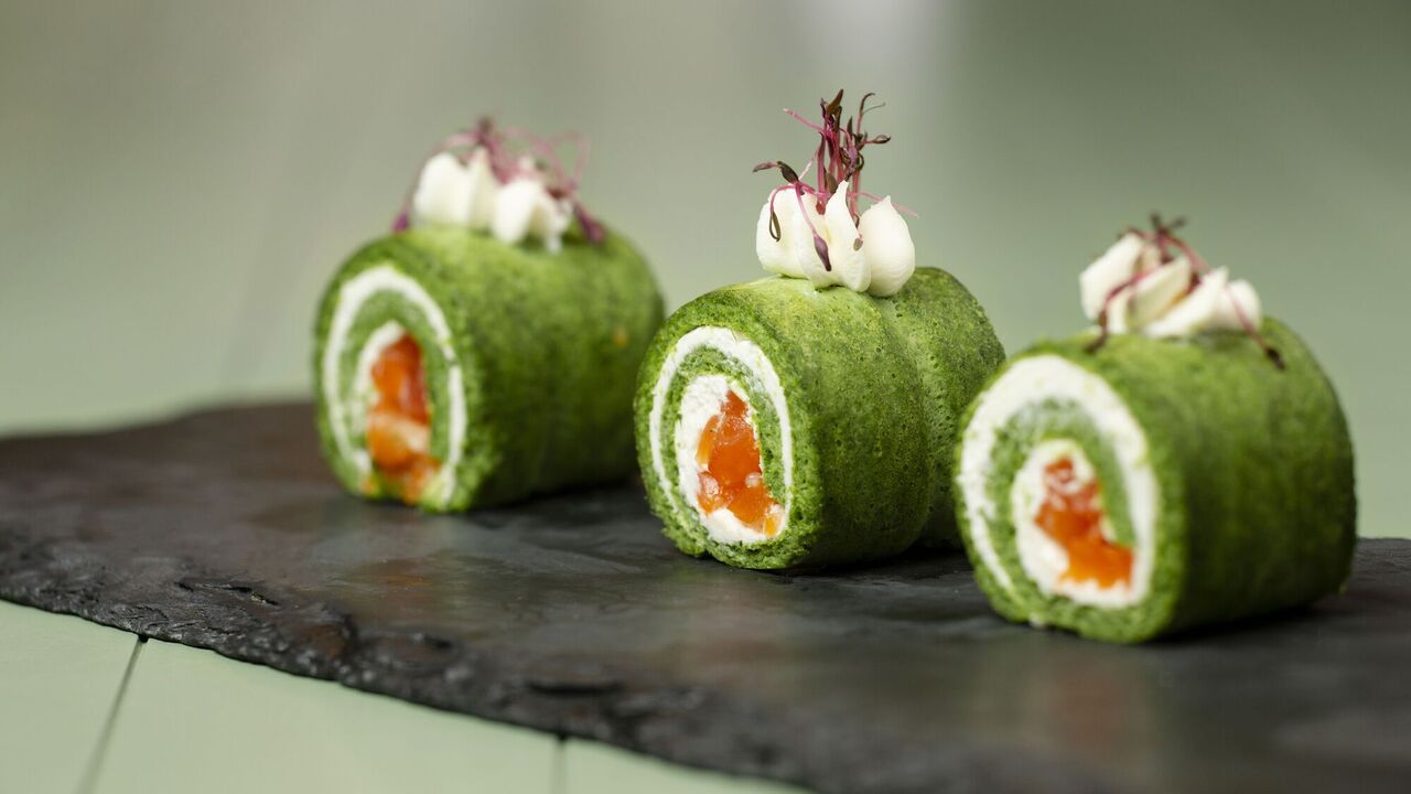 What to cook for Shrovetide 2024: spinach pancake sushi rolls