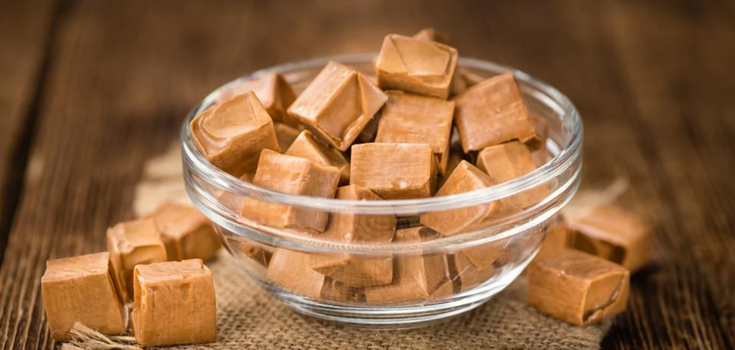 Homemade toffee from three ingredients: a recipe for safe sweets