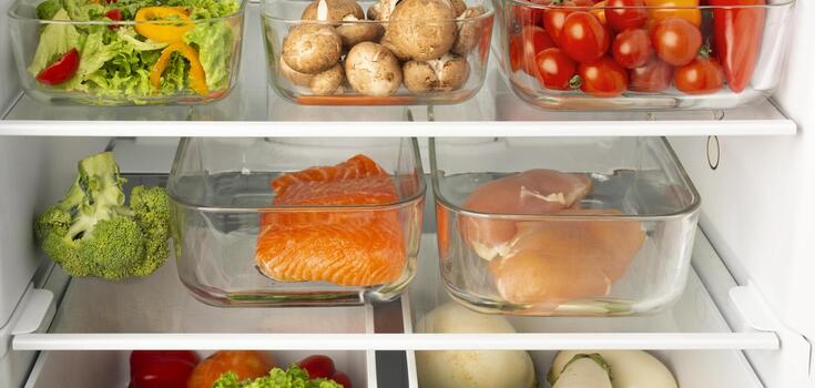Can you put warm food in the refrigerator: an expert dispels a myth