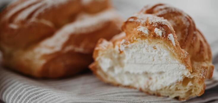 The perfect dough for homemade eclairs: sharing the cooking technology