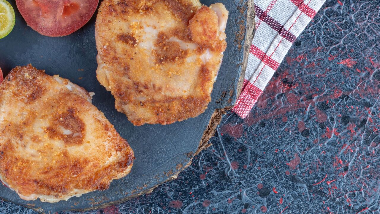 How to cook chicken fillet in an unusual way: the batter will change everything