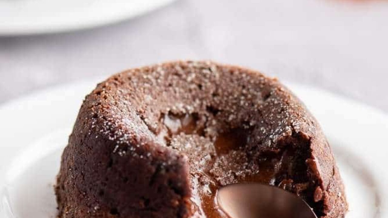 How to make a chocolate fondant in 15 minutes: the middle spreads