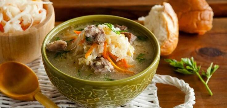 Cabbage soup with smoked ribs: a perfect winter soup full of vitamins