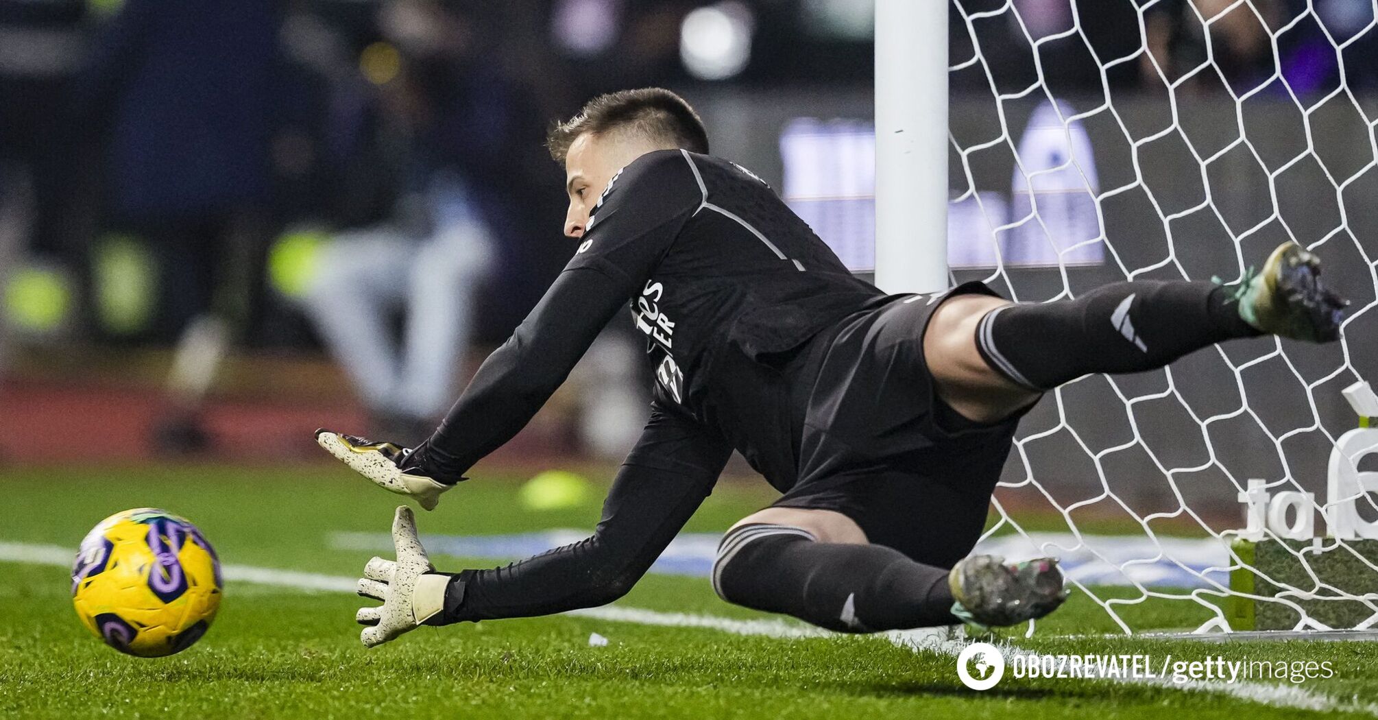 The main star of the match. The goalkeeper of the Ukrainian national team scored a wild goal and then saved a penalty in the Portuguese championship. Video