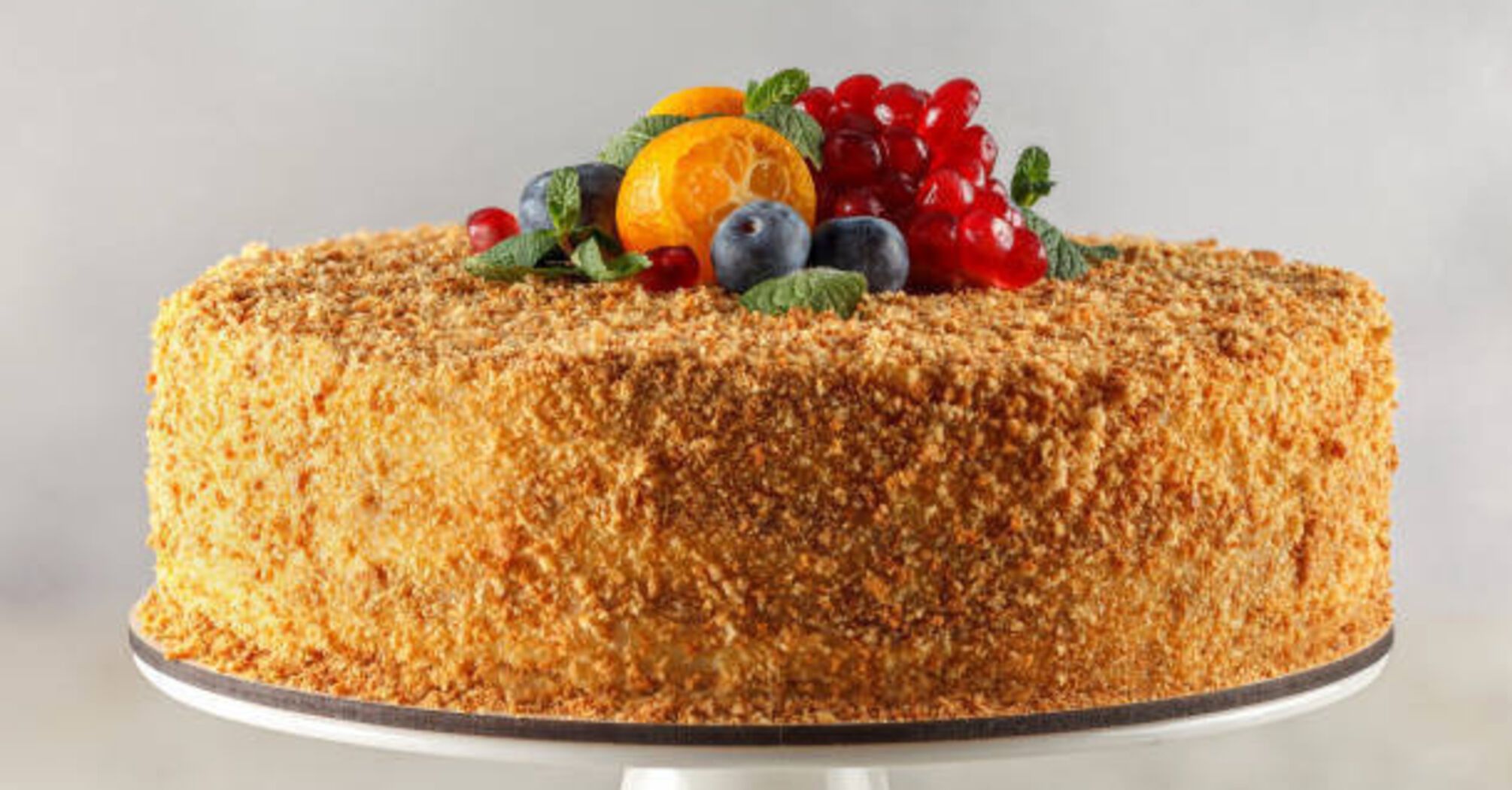Lazy cast "Medovik" without rolling out cakes: it is easy to prepare