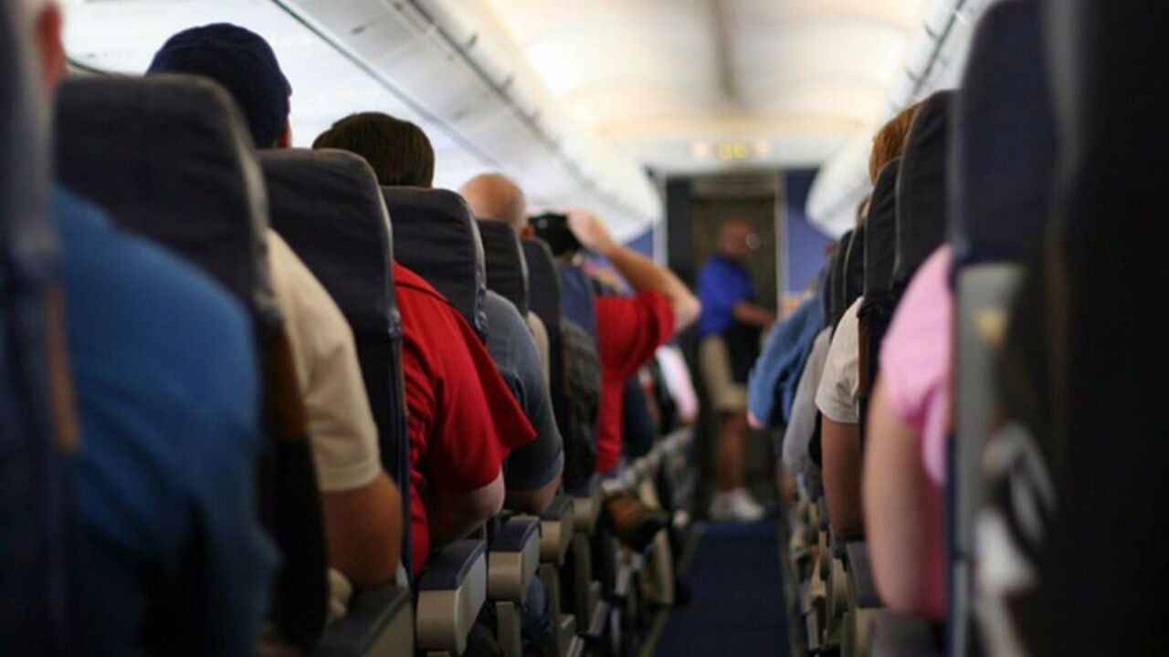 The pilot explained why the lights are turned off on the plane during takeoff