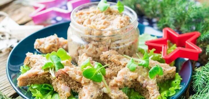 Healthy homemade forshmak with apple and butter: a recipe for a delicious and budget-friendly appetizer