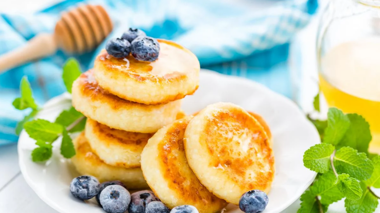 Syrnyky will become much tastier: what simple ingredient to add