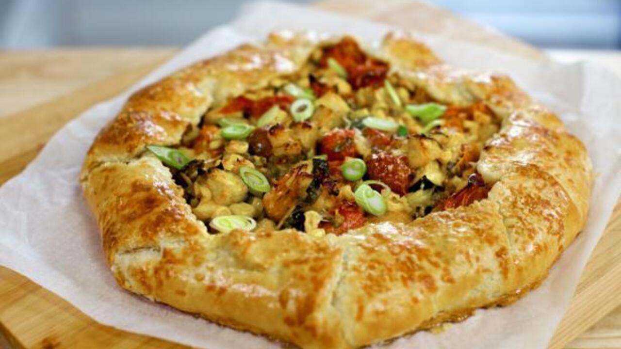 Crispy galette with red fish: what dough to use