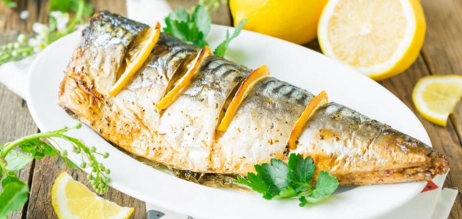Baked mackerel in sour cream: the fish will be very juicy and soft