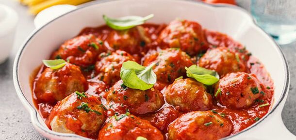 Meatballs for porridge, pasta or potatoes: a hearty lunch