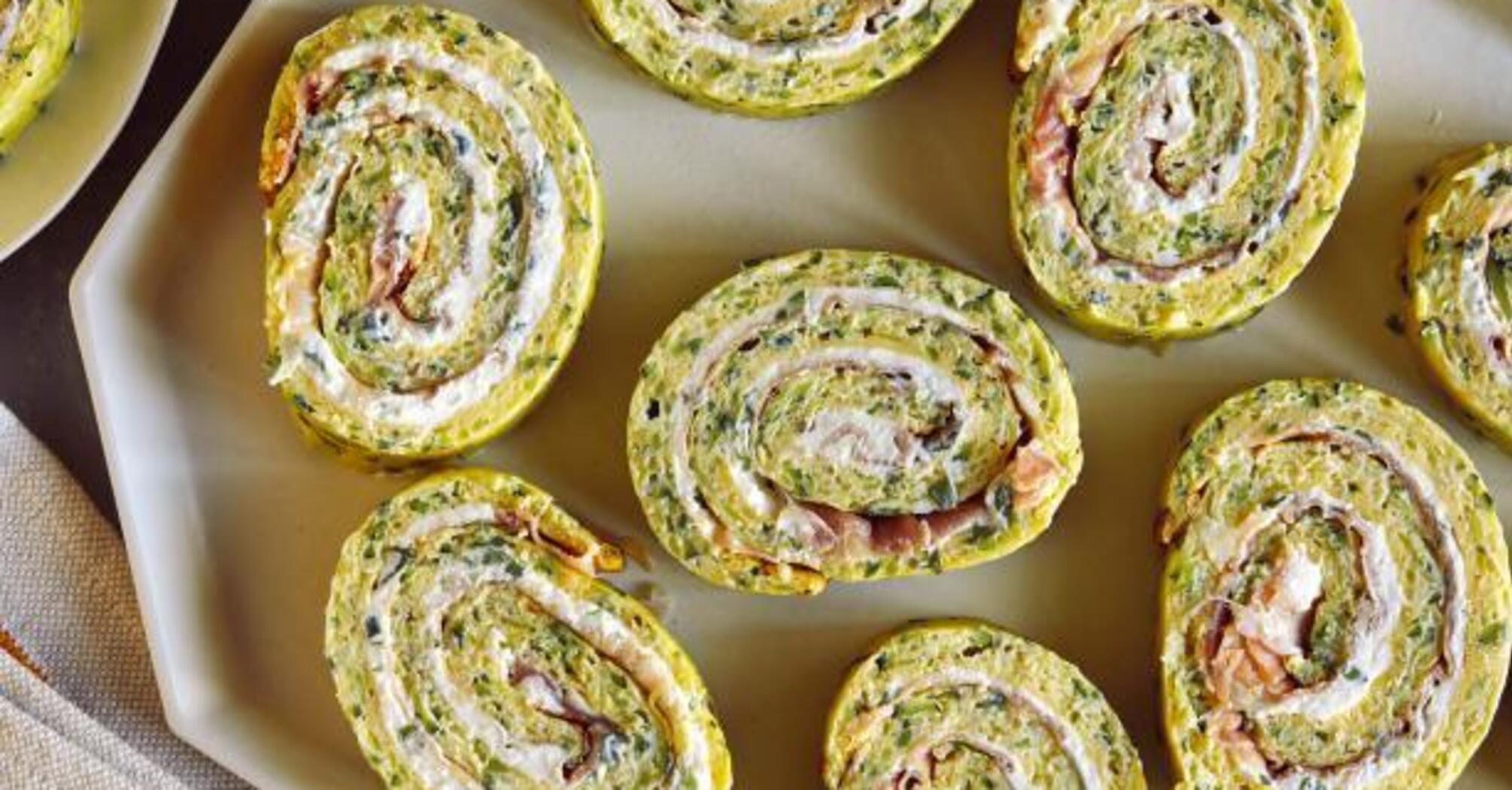 Potato roll with meat and cheese: tastier than cutlets and chops