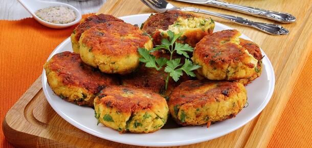 How to make delicious meatless cutlets: very budget and healthy