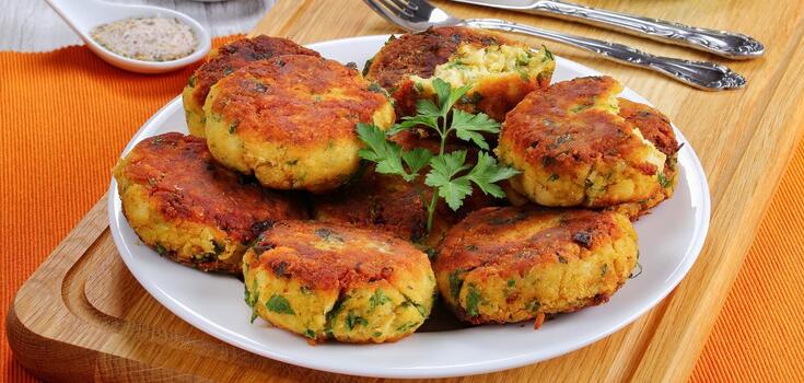 How to make delicious meatless cutlets: very budget and healthy