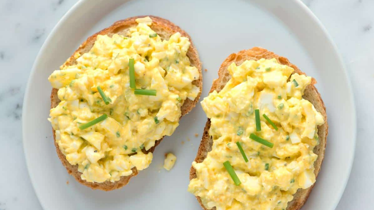 Delicious egg spread without melted cheese: it is easy to prepare