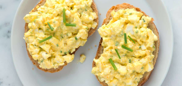 Delicious egg spread without melted cheese: it is easy to prepare