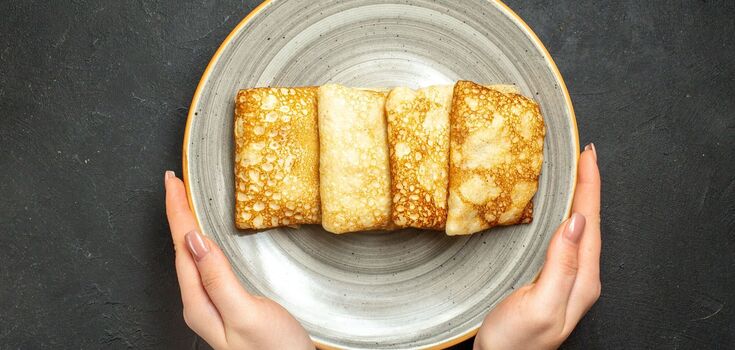 Pancakes with sausage and vegetables for a snack: we tell you how many eggs to add to the dough