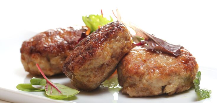 The most delicious cutlets with an unusual filling: how to cook a dish in a new way