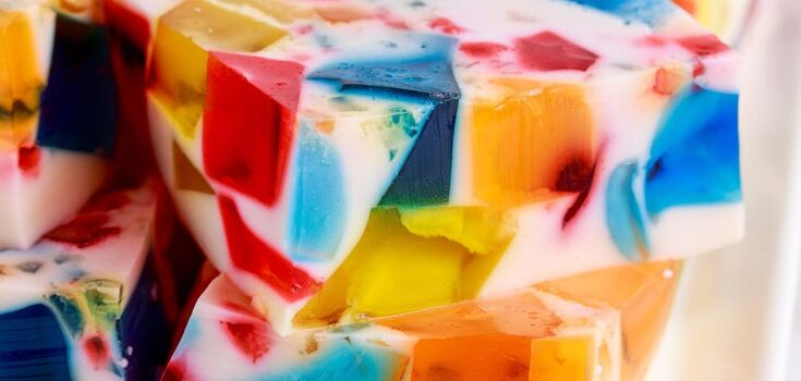 How to make Broken Glass jelly cake so that it holds its shape: the perfect variant