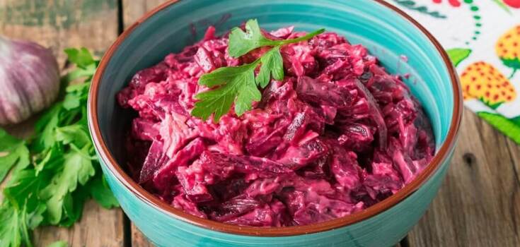 Tasty salad with beets, prunes and nuts: better than Vinaigrette and Shuba