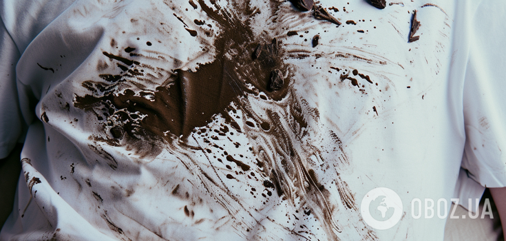 How to wash chocolate stains off clothes: useful and effective tips