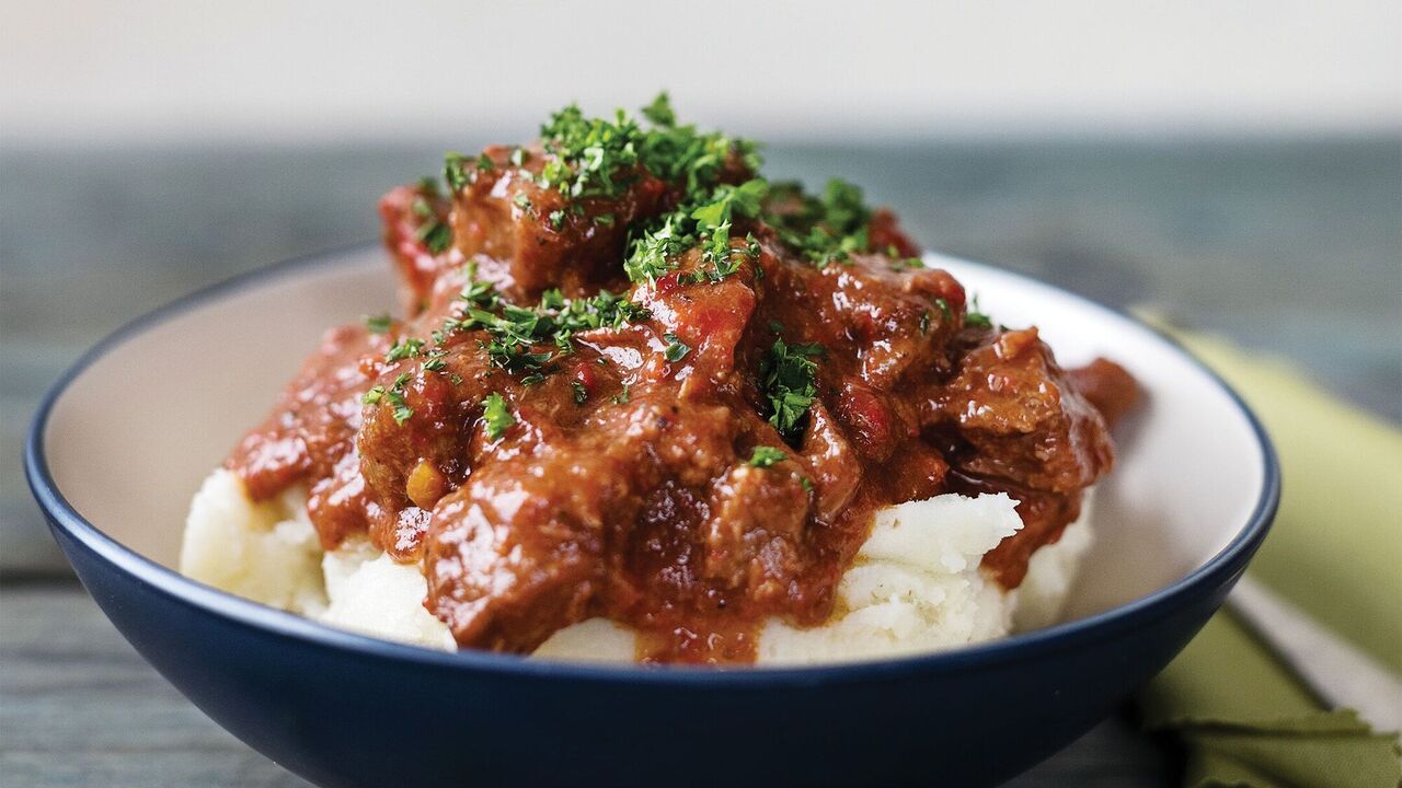For porridge, mashed potatoes and pasta: aromatic meat goulash with spices in a pan