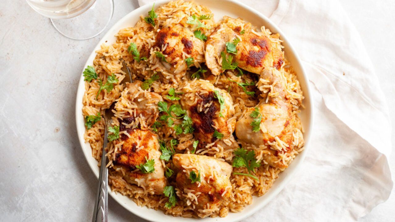 Juicy chicken with rice: tastier than usual pilaf