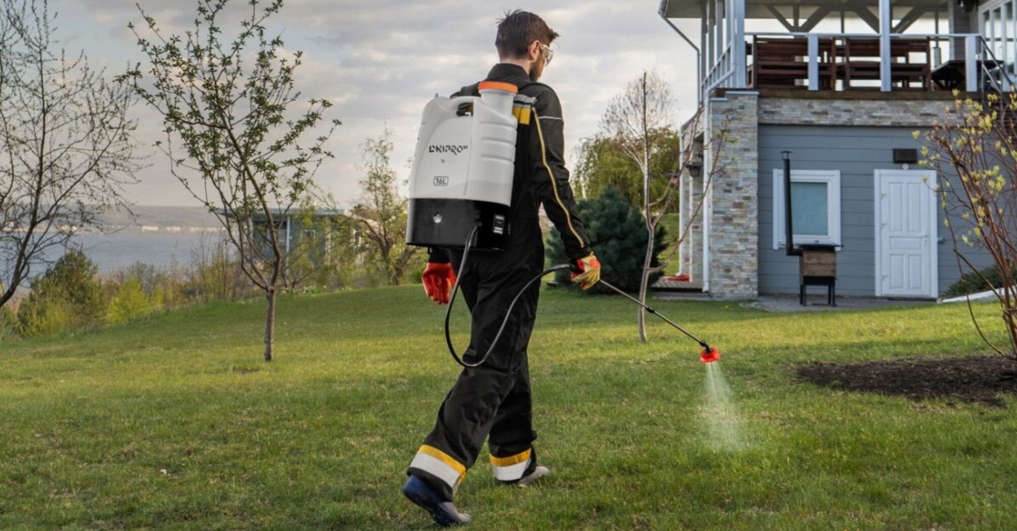 Experts explained how to prepare the garden in spring